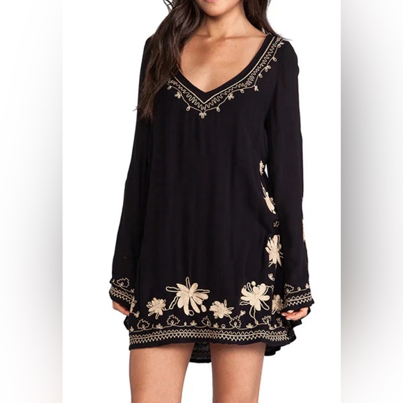 Free People Dresses & Skirts - FREE PEOPLE- Sky Fall Embroidered dress
